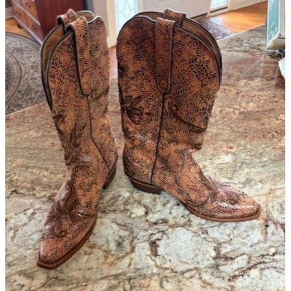 Ferrini Cowhide  Cut Out Tooled Women's Western Boots size 7.5 - Picture 1 of 15